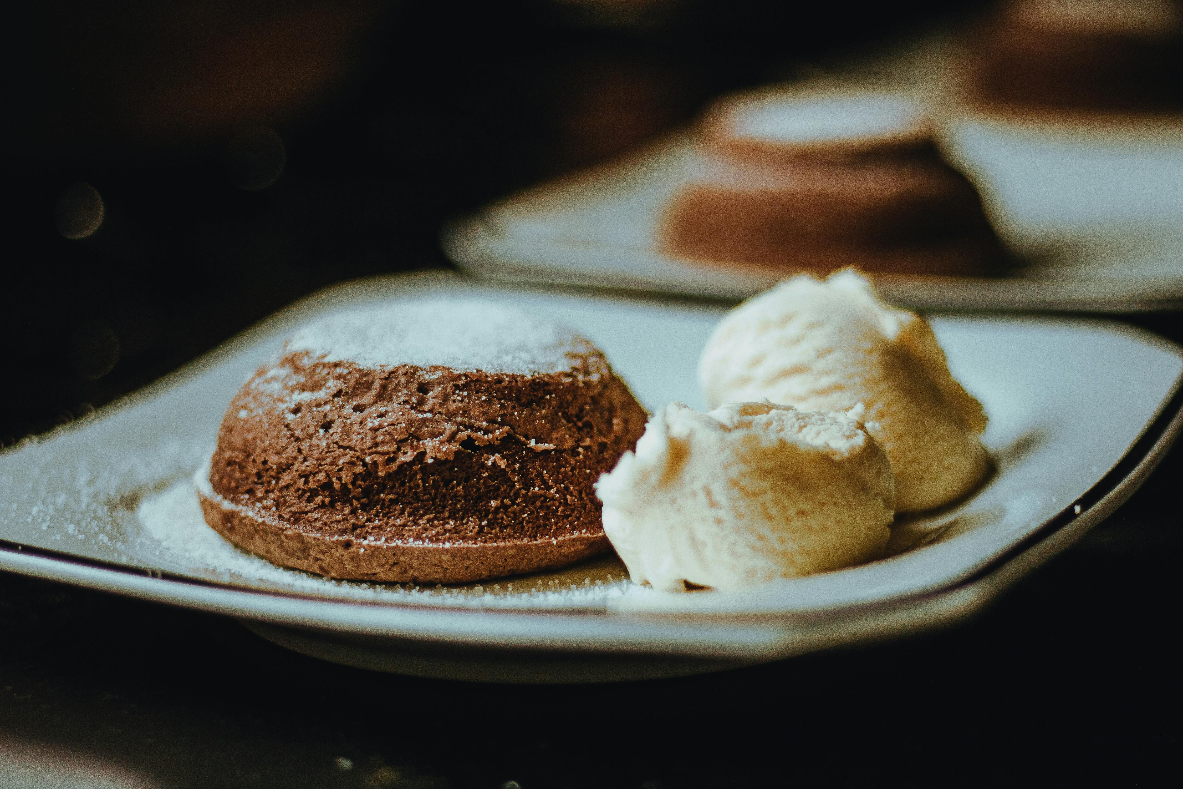 Receita de petit gateau perfeita com recheio cremoso